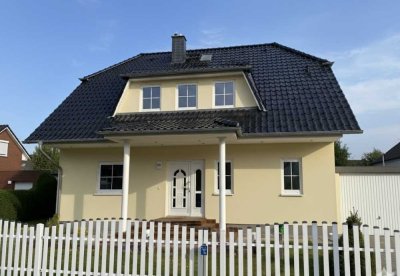 Einfamilienhaus in der Gartenstadt Großziethen zu vermieten mit Garagen