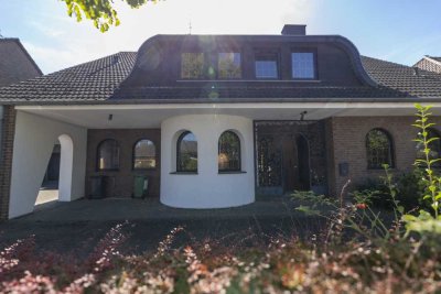 „Großzügige Landhausvilla mit Charme und Weitblick“