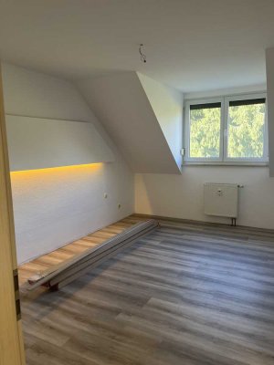 Charmante 3-Zimmer Dachgeschosswohnung in Lugau/Erzgebirge