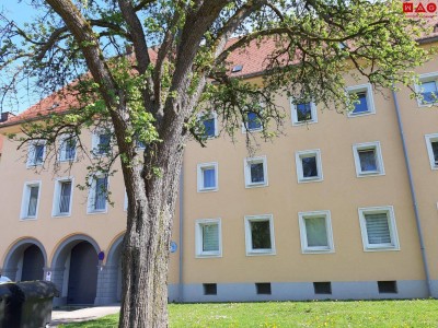Fantastische Wohnatmosphäre wird geboten - inklusive aller Annehmlichkeiten einer zentrumsnahen und ruhigen Grünlage! Verfügbar ab 01.11.2025