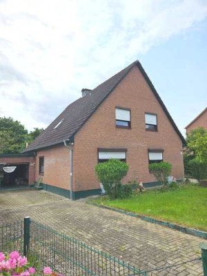 WOHNTRAUM MIT EINLIEGERWOHG IN ZENTRALER U. GRÜNER LAGE  V. LÜTJENBURG, OSTSEENÄHE