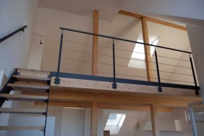 Freundliche und neuwertige 2,5-Raum-DG-Wohnung mit gehobener Innenausstattung mit EBK in Hagenbach