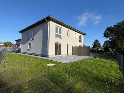 Stilvolle Doppelhaushälfte mit 5 Zimmern und Garten in Pouch