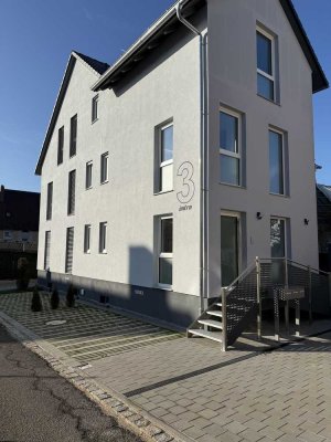 Erstbezug  3 Familienhaus  + Lift+ Garagen +Keller+Stellplatze