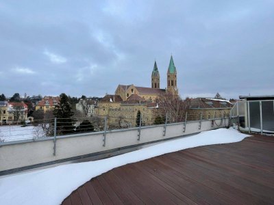 TRAUMHAFTE DACHTERRASSE MIT HERRLICHEM FERNBLICK! 4 Zimmer Nähe Grinzinger Allee!