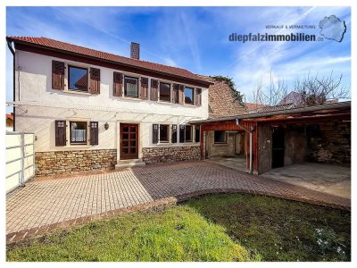 Reduzierter Preis - EFH mit 8 ZKB, Hof + 2 Carports + sep. Baugrundstück (ca. 380 m²)