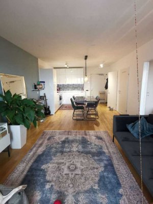 Stilvolle, sanierte 1,5-Zimmer-Wohnung mit Einbauküche in Selb