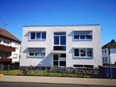 Top auch für WGs: Frisch sanierte, gut geschnittene 2 Zimmer-Wohnung, Nähe JLU & THM, Aulweg 7, G...