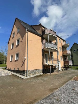 Sonnige Wohnung mit Balkon und Blick ins Grüne