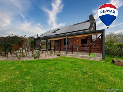 Einfamilienhaus mit PV-Anlage, Wintergarten und großem Grundstück