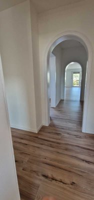Erstbezug nach Sanierung mit Balkon: Exklusive 3,5-Raum-Wohnung mit geh. Innenausstattung in Lünen