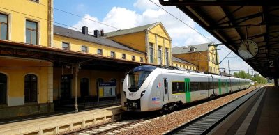 MEGA =》AM BAHNHOF 14 / SEPARATE KÜCHE, TAGESLICHTBAD MIT WANNE, GARTEN !!
