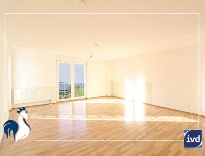 Raum für Leben! Moderne 4-Zimmer-Wohnung mit Balkon, Einbauküche + PKW-Stellplatz in Vaihingen/Enz