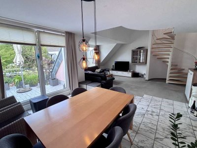 Zur Eigennutzung: Großzügige und helle Maisonettewohnung mit Aufzug und zwei Bädern in der Neusser I