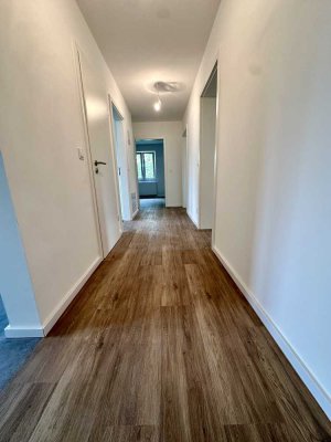 Erstbezug nach Kersanierung! Moderne 3-Raum Wohnung mit Balkon.