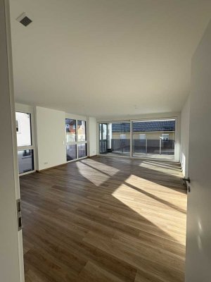 Exklusive 2-Zimmer-Neubauwohnung mit großem Balkon, Einbauküche, Aufzug & Tiefgaragenplatz