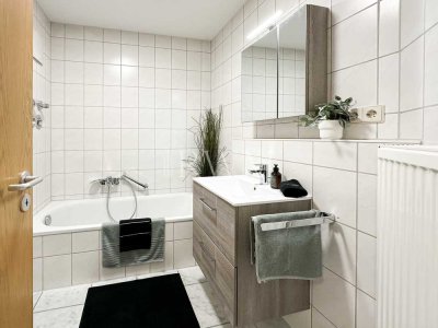 Modernes Wohnen mit Balkon: 2-Zimmer Wohnung im 1. Obergeschoss!