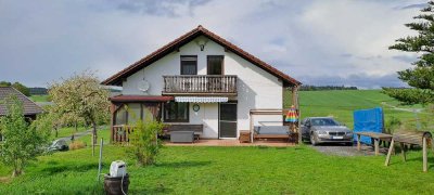 EINMALIGE GELEGENHEIT: freistehendes Einfamilienhaus mit Nebengebäude in ländlicher Lage!
