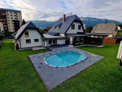 PROVISIONSFREI ZU KAUFEN**Wunderschönes und vollständig saniertes Einfamilienhaus
