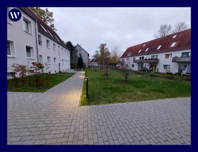Nur noch einziehen! Helle 2 Zimmer-Wohnung mit Einbauküche + Tageslichtbad mit Wanne + Abstellraum