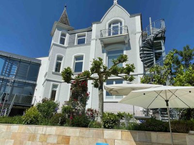 Attraktive Villa mit Pool und Aussicht