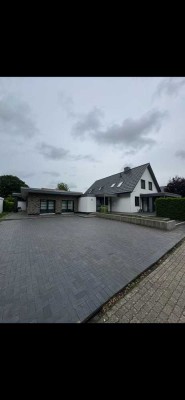 Ihr Traum vom Familienglück – Einfamilienhaus plus Bungalow in Toplage