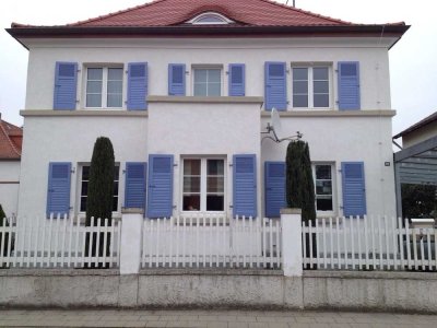 Schönes, gehobenes Haus im Bauhausstil mit sieben Zimmern in Ludwigshafen am Rhein, Oggersheim