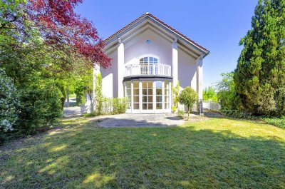 Großzügiges und sehr repräsentatives Architektenhaus in ruhiger Ortsrandlage  und Blick ins Donautal
