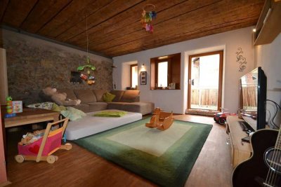 Stilvolle 3-Zimmer-Wohnung mit Altbaucharme in toller Lage in der Passauer Innstadt!