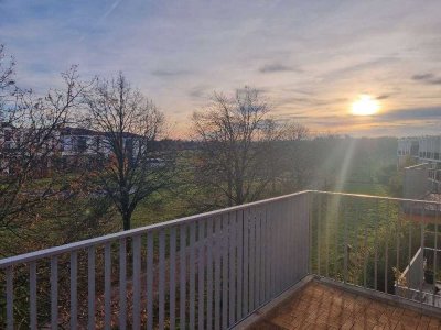 Selten - Neuwertige 4-Zimmer-Wohnung mit zwei Bädern