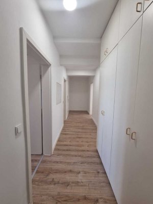*****Sofort verfügbar! Sanierte und helle 4 Zimmer Wohnung mit Balkon in gefragter Lage*****