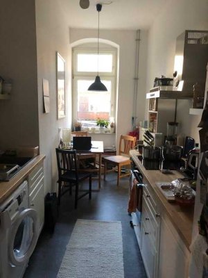 Liebevoll sanierte Altbauwohnung in gesuchter Lage in stattlichem Mehrfamilienhaus!