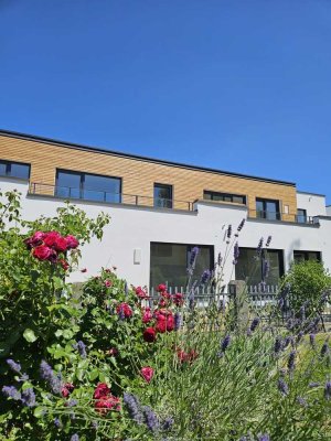 Neu! Stilvolle 2-Zimmer-Wohnung mit sonniger Dachterrasse im Obergeschoss – modernes Wohnen!