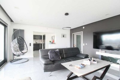 Charmant sanierte 5 Zimmer Eigentumswohnung mit ca. 124qm Wohnfläche in zentraler Lage