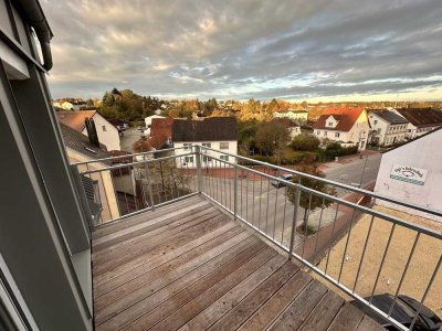 Einzigartige Dachgeschosswohnung - hell, gr. Balkon, top saniert