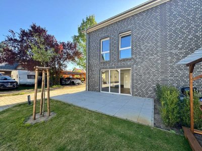 ERSTBEZUG +++ Großzügiges Doppelhaus mit Garten und optionaler Einbauküche +++