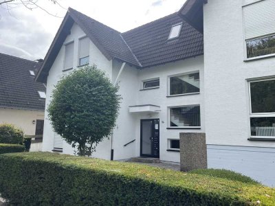 Gut geschnittene, renovierte, 3-Zimmer-Erdgeschoss Wohnung mit Terrasse und Carport in Bonn-Röttgen