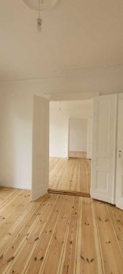 Exklusive Altbauwohnung mit Wintergarten im Herzen von Oranienburg – Eleganz trifft auf Charme!