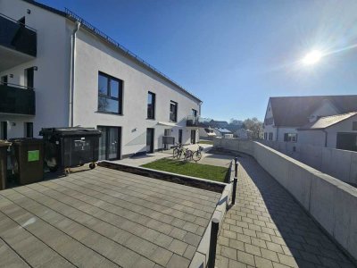 Erstbezug mit Balkon und EBK: Stilvolle 4-Zimmer-DG-Wohnung mit lux. Innenausstattung