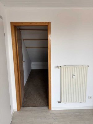 Neu renovierte 2,5-Zimmer Dachgeschosswohnung in Speyer-Erlich