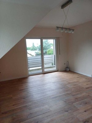 Freundliche 3-Zimmer-Dachgeschosswohnung mit Balkon im 2. OG in Hasbergen