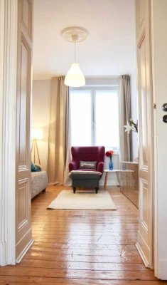 VOLLMÖBLIERTE GRÜNDERZEIT- SMARTHOME-TERRASSENWOHNUNG IN CITY- BESTLAGE