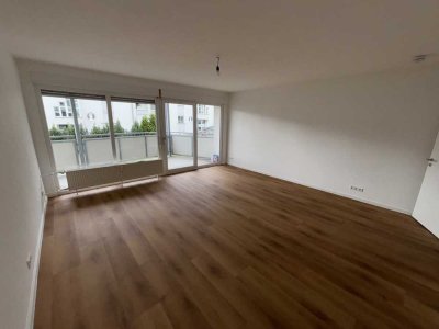 Erstbezug nach Sanierung! Charmante 3-Zimmerwohnung mit zusätzlichem Nutzraum/Studio