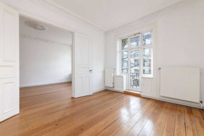 Traumhafte Altbauwohnung mit zwei Balkonen im Herzen Eimsbüttels! ++courtagefrei++