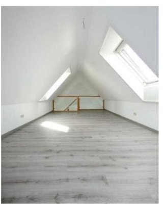 Großzügige Dachgeschosswohnung