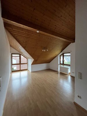 Attraktive 2-Zimmer-Maisonette-Wohnung mit Einbauküche in Höchberg