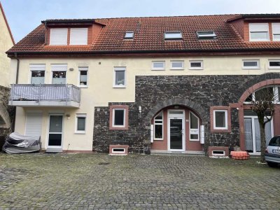 Großzügige Dachgeschosswohnung, Nähe Main und Altstadt
