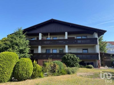 Großzügiges ZFH mit 2 Einheiten, Doppelgarage, Carport & Fernblick in Mornshausen