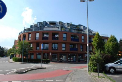 Erftstadt-Lechenich, Erdgeschosswohnung, Terrasse und Garten, Parkettboden, Einbauküche