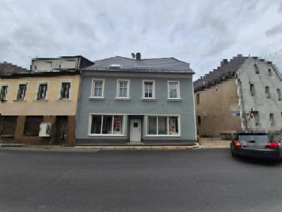 Charmantes Stadthaus mit Gewerbeanteil in Kirchenlamitz – provisionsfrei zu erwerben